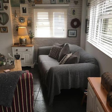 Herb Garden Bungalow Βίλα Nazeing Εξωτερικό φωτογραφία