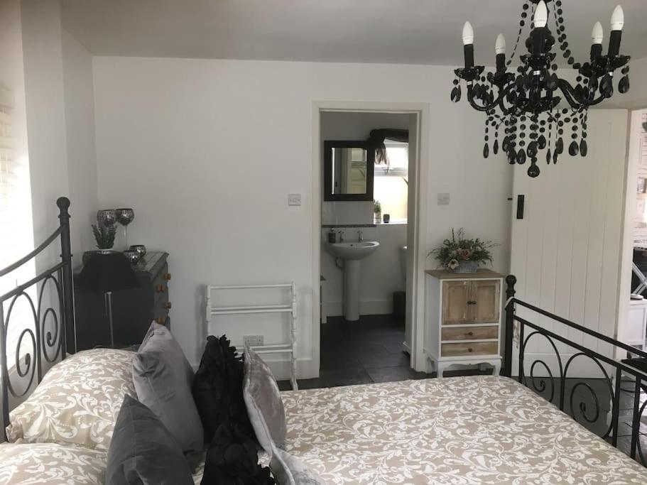 Herb Garden Bungalow Βίλα Nazeing Εξωτερικό φωτογραφία
